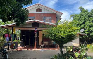 ทรัพย์สถาบันโดย GHB บ้านเดี่ยว ถนนทางหลวงชนบทสายตาเป็ก