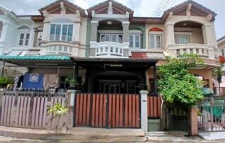 ทรัพย์สถาบันโดย GHB ทาวน์เฮาส์ นันทนาการ์เด้น เทพารักษ์