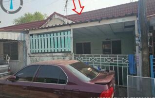 ทรัพย์สถาบันโดย GHB ทาวน์เฮาส์ ณัฐวดี