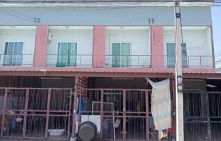 ทรัพย์สถาบันโดย GHB ทาวน์เฮาส์ ฉัตรไพลิน ลาดหลุมแก้ว (Chatrapailin Latlumkaew)