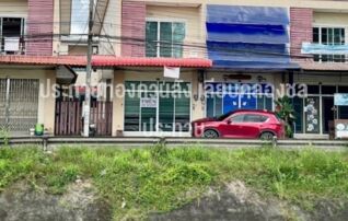 บ้านริม มีพื้นที่ด้านข้าง 1.5 เมตร