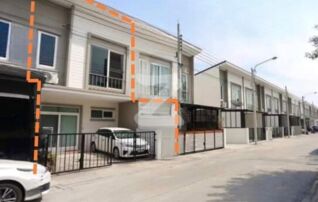 ขายถูก ราคาพิเศษ !!! ทาวน์โฮม 2 ชั้น บ้านสวย ทำเลดี เดินทางสะดวก ใกล้สนามบินสุวรรณภูมิ 10 นาที โครงการ คิว ดิสทริค กัสโต้ กิ่งแก้ว-สุวรรณภูมิ : เจ้าของขายเอง (งดรับนายหน้า)