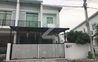 ขายทาวน์โฮม เดอะทรี ศรีราชา บ้านพร้อมอยู่ เนื้อที่ 32 ตร.ว. 3 ห้องนอน 3 ห้องน้ำ พื้นที่ใช้สอยเยอะ ทำเลดีเดินทางสะดวก ใกล้มอเตอร์เวย์   : เจ้าของขายเอง (งดรับนายหน้า)