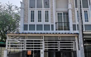 ทรัพย์สถาบันโดย GHB ทาวน์เฮาส์ โกลเด้น ทาวน์ รามอินทรา-คู้บอน (Golden Town Ramintra-Khubon)
