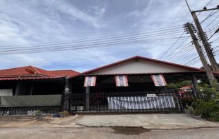 ทรัพย์สถาบันโดย GHB บ้านแฝด อยู่เจิรญ (Baan Yu Charoen 1 Nakhon Sawan)