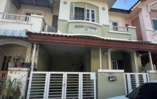ทรัพย์สถาบันโดย GHB ทาวน์เฮาส์ วรางกูล (The Grand Private Home Warangkun Rangsit Klong 3)