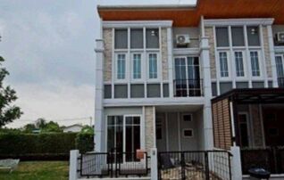 ทรัพย์สถาบันโดย GHB ทาวน์เฮาส์ โกลเด้นทาวน์วิภาวดี-รังสิต (Golden Town Vibhavadi-Rangsit)