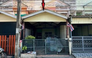 ทรัพย์สถาบันโดย GHB ทาวน์เฮาส์ ชลธี 2