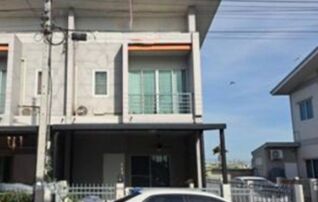 ทรัพย์สถาบันโดย GHB ทาวน์เฮาส์ ไนน์คาแนล (9th Canale Rangsit-Khlong 8)