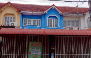 ทรัพย์สถาบันโดย JAM ทาวน์เฮาส์ บ้านแพรมาพร เพลส รังสิต-คลอง 4 (Phraemaporn Place Rangsit Klong 4)
