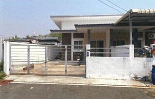 ทรัพย์สถาบันโดย GHB ทาวน์เฮาส์ ม.ไม่มีชื่อ