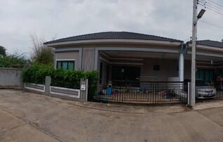 ทรัพย์สถาบันโดย GHB บ้านแฝด นิพาโฮม