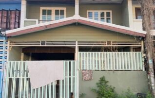 ทรัพย์สถาบันโดย GHB ทาวน์เฮาส์ บ้านพรธิสาร 5 (Baan Pornthisan 5)