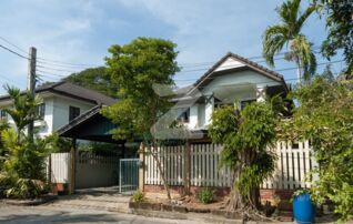 ขายบ้านเดี่ยวสัมมากรย่านมีนบุรี อยู่ในหมู่บ้าน เงียบสงบ เข้าออกได้สองทางสะดวก สิบนาทีถึงซาฟารีเวิล์ด ยี่สิบนาทีถึงแฟชั่นไอส์แลนด์ ติดต่อได้เลย เจ้าของ : เจ้าของขายเอง (งดรับนายหน้า)