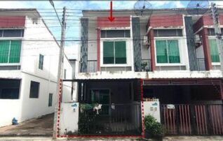 ทรัพย์สถาบันโดย GHB ทาวน์เฮาส์ เดอะ พีค เนเชอรัล