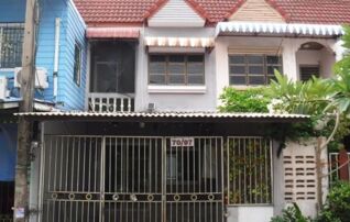 ทรัพย์สถาบันโดย GHB ทาวน์เฮาส์ เสริมศิริวิลเลจโครงการ 7