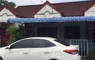 ทรัพย์สถาบันโดย GHB ทาวน์เฮาส์ ชลธิชา