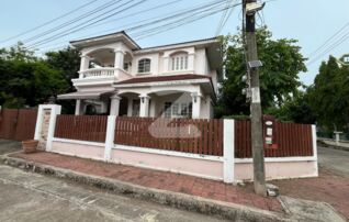 ขายบ้านเดี่ยวหมู่บ้านวรารมย์ 69 ถนนเลียบคลองภาษีเจริญฝั่งใต้ เนื้อที่ 79.4 ตารางวา หลังหัวมุม หันทิศใต้ ลมเย็นตลอดปี มีต้นไม้ใหญ่ร่มรื่น : เจ้าของขายเอง (งดรับนายหน้า)