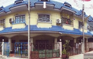 ทรัพย์สถาบันโดย GHB ทาวน์เฮาส์ ดี.ดี. (D.D. Land)