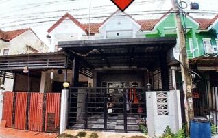 ทรัพย์สถาบันโดย GHB ทาวน์เฮาส์ ลลิษา