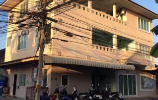 ขายตึกแถว-อาคารพาณิชย์ ซอยสุรทักษ์6 ถนนศรีชมชื่น : เจ้าของขายเอง