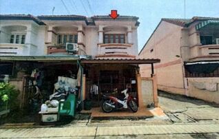 ทรัพย์สถาบันโดย GHB ทาวน์เฮาส์ นริศา