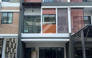 ขาย ทาวน์โฮม 3 ชั้น 4,500,000 (เจ้าของขายเอง) ทาวน์โฮม 3 ชั้นเนื้อที่ 20 ตร.ว 180 ตร.ม เฟอร์นิเจอร์บิ้วท์อิน : เจ้าของขายเอง (งดรับนายหน้า)