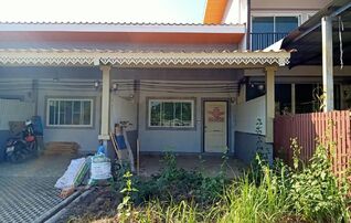 ทรัพย์สถาบันโดย อาคารสงเคราะห์ ทาวน์เฮาส์ สูงเม่น แพร่