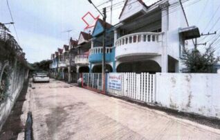ทรัพย์สถาบันโดย GHB ทาวน์เฮาส์ ซอยชุมชนสถานีรถไฟ ถนนแสงชูโต(ทล.323)
