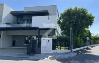 ขายบ้านโครงการ VIVE บางนา กม. 7 Luxury Gallery House แปลงมุม วิว Lake ถนนหลัก หน้าบ้านไม่ชนบ้านหลังอื่น : เจ้าของขายเอง (งดรับนายหน้า)