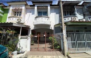 ทรัพย์สถาบันโดย GHB ทาวน์เฮาส์ ปิยวรารมย์