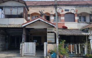 ทรัพย์สถาบันโดย GHB ทาวน์เฮาส์ ศรีประจักษ์วิลล่า 7