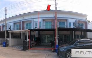 ทรัพย์สถาบันโดย GHB ทาวน์เฮาส์ เดอะริช