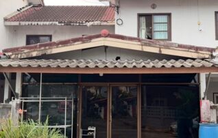 ทรัพย์สถาบันโดย GHB ทาวน์เฮาส์ การเคหะแห่งชาติ ชุมพร (Dusit Bancha Baan Thippruksa)