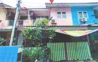 ทรัพย์สถาบันโดย GHB ทาวน์เฮาส์ พูลศรี