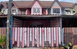 ทรัพย์สถาบันโดย GHB ทาวน์เฮาส์ ธราดลวิว