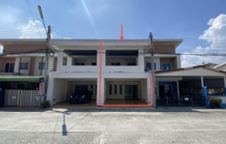 ทรัพย์ธนาคารโดย KASIKORNBANK ทาวน์เฮาส์ ถนนสายตลาดใหม่ - โรงนา
