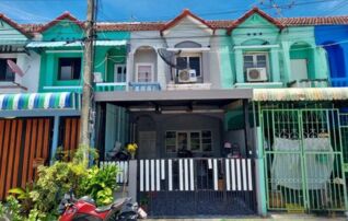 ทรัพย์สถาบันโดย GHB ทาวน์เฮาส์ พนาสนธิ์ 8 (Phanason 8 Thai Ban)