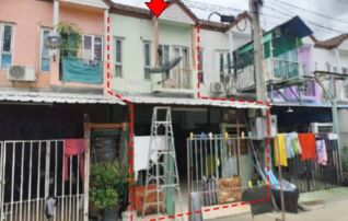ทรัพย์สถาบันโดย บริษัท บริหารสินทรัพย์สุขุมวิท จำกัด ทาวน์เฮาส์ ธนาลิน