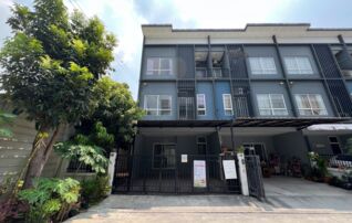ทรัพย์สถาบันโดย JAM ทาวน์เฮาส์ สัมมากร อเวนิว สุวรรณภูมิ (Sammakorn Avenue Suvarnabhumi)