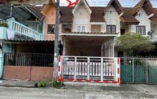 ทรัพย์สถาบันโดย GHB ทาวน์เฮาส์ ศรีสุนทร (Baan Charoennan)