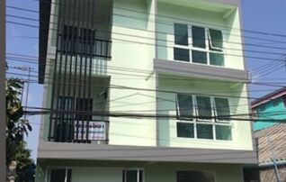 เอนทรีเฮ้าส์
