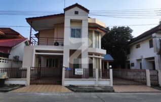 ให้เช่าบ้านเดี่ยว2ชั้น พร้อมอยู่ทำเลดี(ใกล้สนามบินสุวรรณภูมิ และใกล้รถไฟฟ้า) ซอยร่มเกล้า15 หมู่บ้านพนาสนธ์การ์เดนท์โฮม3 ริมถนนเมน (4นอน2น้ำ รับแขก : เจ้าของให้เช่าเอง (งดรับนายหน้า)