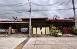 ทรัพย์สถาบันโดย JAM ทาวน์เฮาส์ เทพประทานพร 9 (Thepprathanporn Village 9 Chonburi)