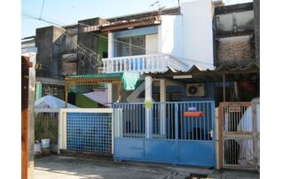 บริเวณหน้าบ้าน