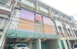 ขายออฟฟิศโฮม 2 หลัง โครงการ Premium Place Ekkamai - Ramindra (พรีเมี่ยม เพลส เอกมัย - รามอินทรา) ทำเลดี เหมาะสำหรับอยู่อาศัยหรือทำสำนักงาน : เจ้าของขายเอง (งดรับนายหน้า)