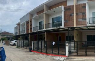 ทรัพย์สถาบันโดย SCB ทาวน์เฮาส์ วานา คาซ่า เนินพระ (Vana Casa Noenphra)