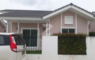 รูปด้านหน้าบ้าน หันหน้าไปทางทิศเหนือ