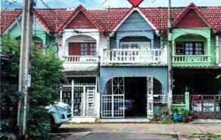 ทรัพย์สถาบันโดย GHB ทาวน์เฮาส์ วโรชา 7