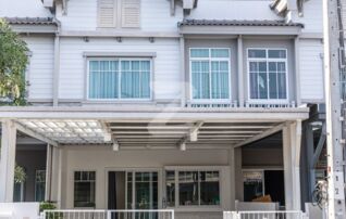 หมู่บ้านอินดี้ ศรีนครินทร์-ร่มเกล้า ทาวน์เฮ้าส์ 2 ชั้น เนื้อที่ : 22.4 ตารางวา : เจ้าของขายเอง (งดรับนายหน้า)